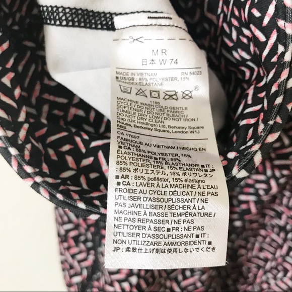 Gap Fit Patterned 7/8 Leggings | Size Medium - Picture 7 of 7